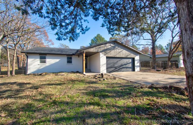 2110 S 70th Street E, Muskogee, OK 74403