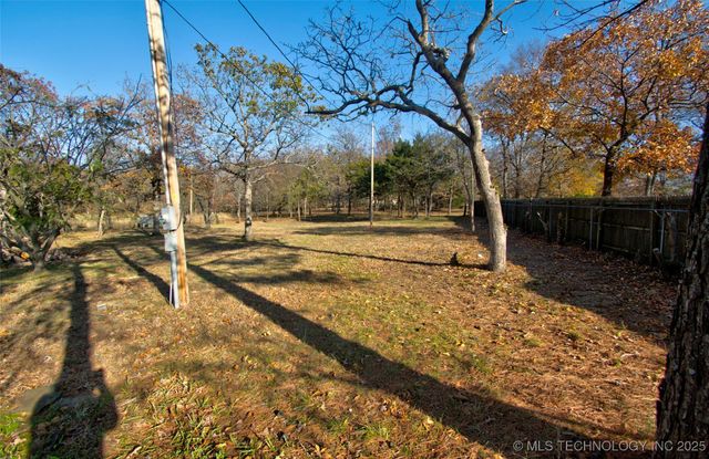 2110 S 70th Street E, Muskogee, OK 74403
