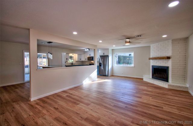 2110 S 70th Street E, Muskogee, OK 74403
