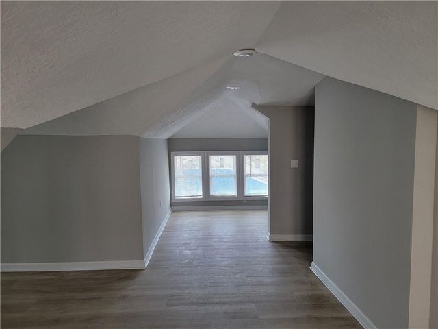 8410 Olive Street, Kansas City, MO 64132