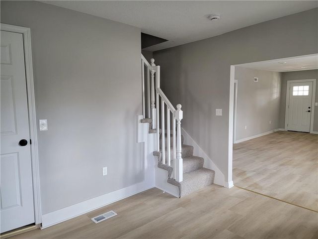 8410 Olive Street, Kansas City, MO 64132