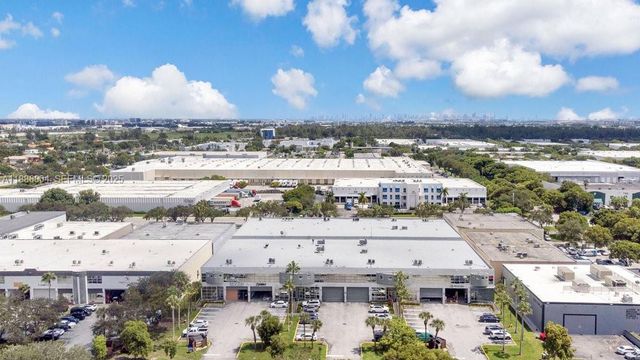 2201 NW 102nd Place 4A, Doral, FL 33172