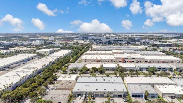 2201 NW 102nd Place 4A, Doral, FL 33172
