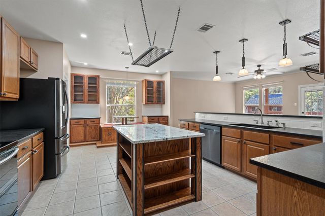 185 Billingsley HTS, Cedar Creek, TX 78612