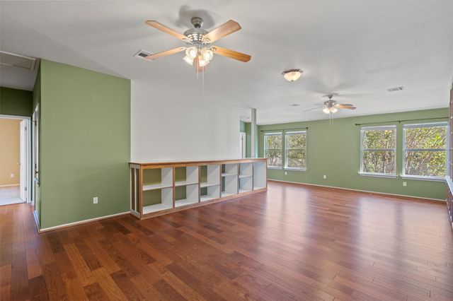 185 Billingsley HTS, Cedar Creek, TX 78612