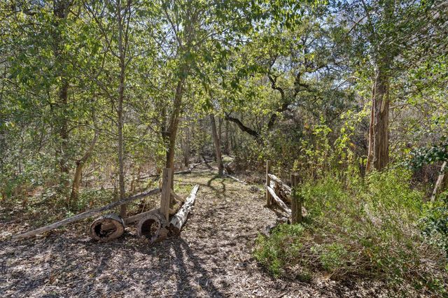 185 Billingsley HTS, Cedar Creek, TX 78612