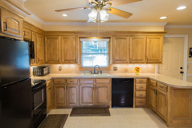 1107 Ennis Street, Plainview, TX 79072