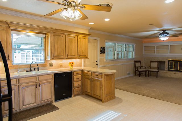 1107 Ennis Street, Plainview, TX 79072