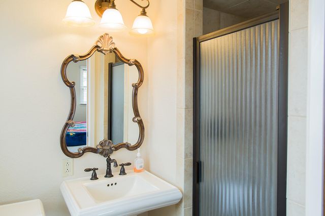 1107 Ennis Street, Plainview, TX 79072