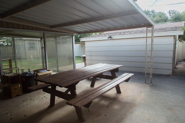 1107 Ennis Street, Plainview, TX 79072