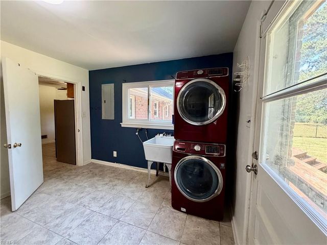 436 Thole ST, Norfolk, VA 23505