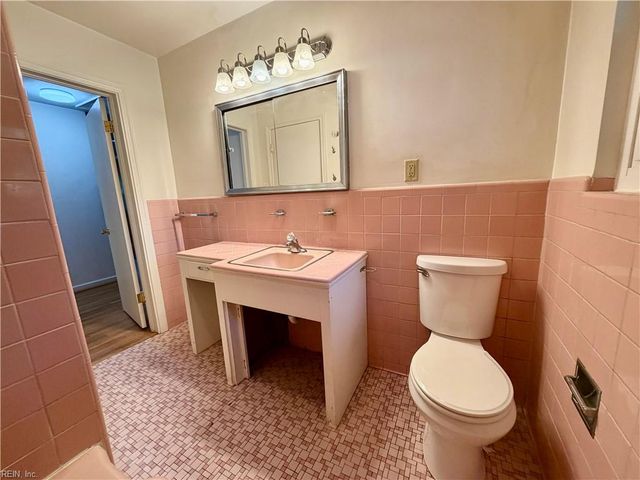 436 Thole ST, Norfolk, VA 23505