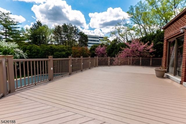 4 Millay Ct, Teaneck Twp., NJ 07666