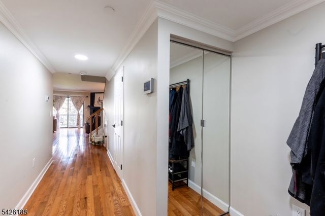 4 Millay Ct, Teaneck Twp., NJ 07666