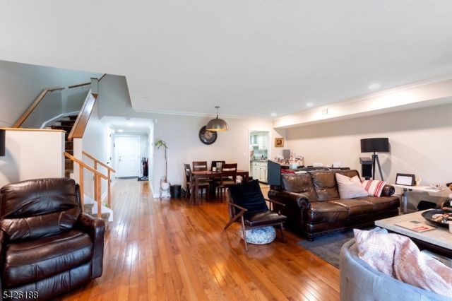 4 Millay Ct, Teaneck Twp., NJ 07666