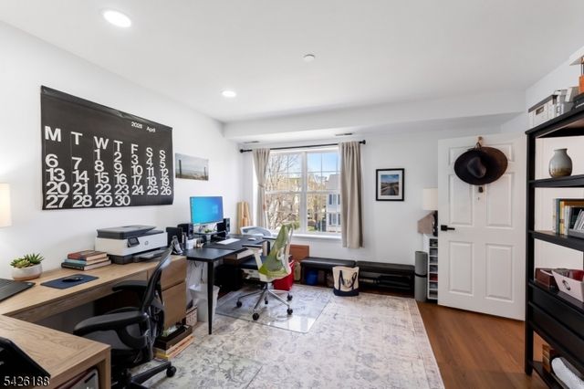 4 Millay Ct, Teaneck Twp., NJ 07666