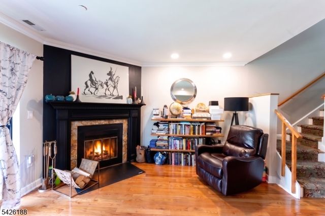 4 Millay Ct, Teaneck Twp., NJ 07666