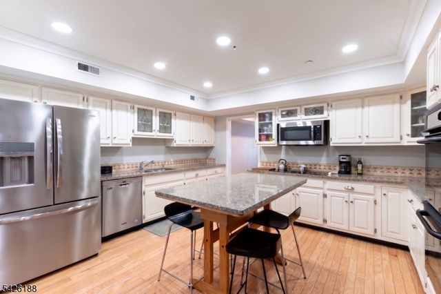 4 Millay Ct, Teaneck Twp., NJ 07666