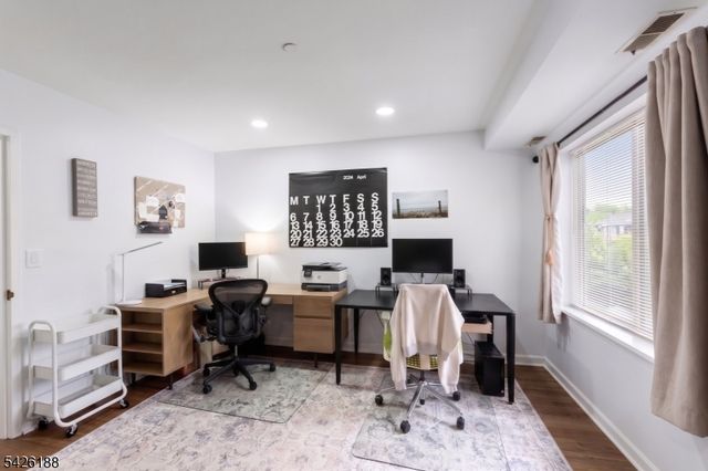 4 Millay Ct, Teaneck Twp., NJ 07666