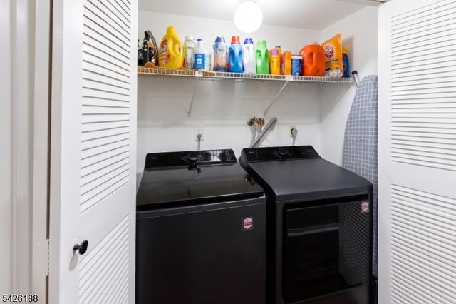 4 Millay Ct, Teaneck Twp., NJ 07666