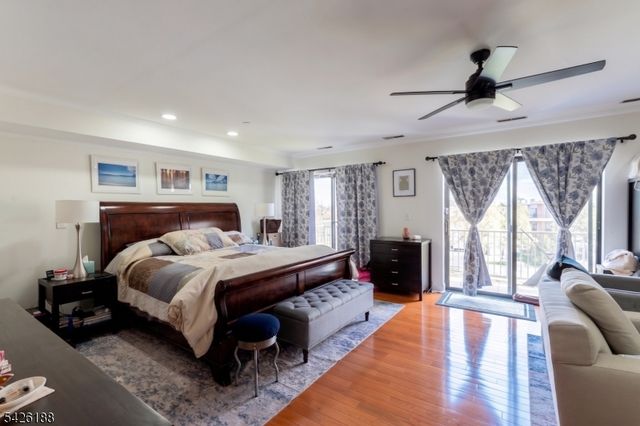 4 Millay Ct, Teaneck Twp., NJ 07666