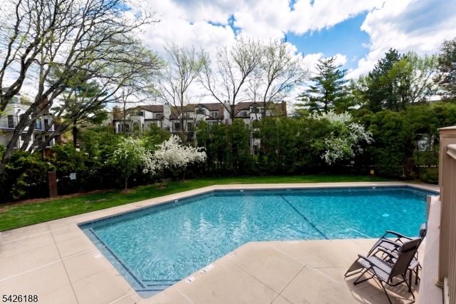 4 Millay Ct, Teaneck Twp., NJ 07666