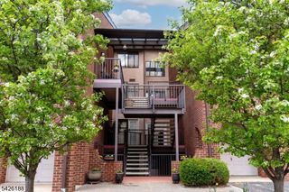 4 Millay Ct, Teaneck Twp., NJ 07666