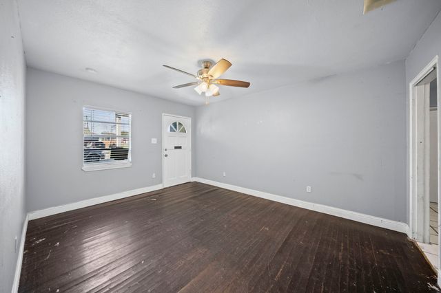 660 Schieme Street, River Oaks, TX 76114