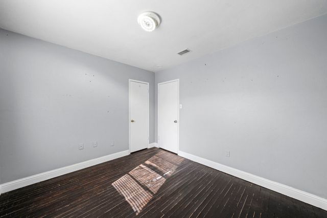 660 Schieme Street, River Oaks, TX 76114