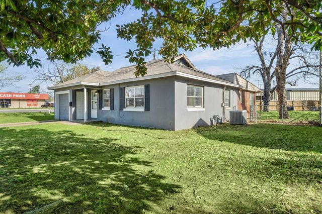 660 Schieme Street, River Oaks, TX 76114