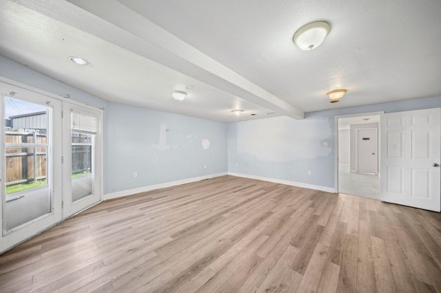 660 Schieme Street, River Oaks, TX 76114