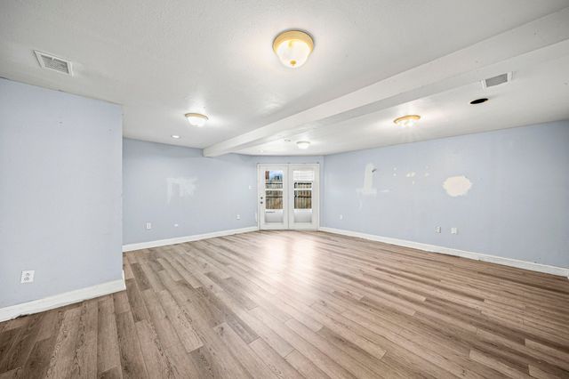 660 Schieme Street, River Oaks, TX 76114