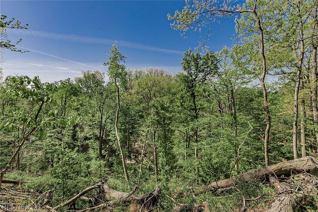 22530 Harms Road, Richmond Heights, OH 44143