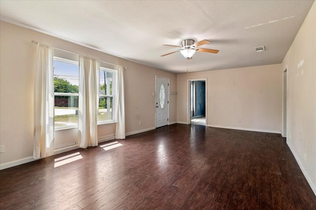 403 S 7th Street, Sanger, TX 76266