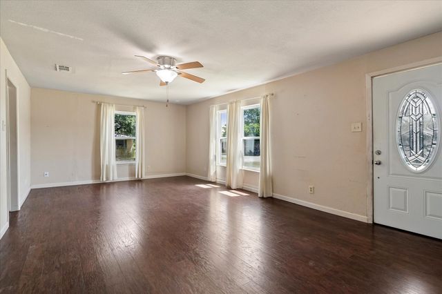 403 S 7th Street, Sanger, TX 76266