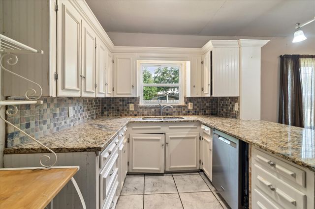 403 S 7th Street, Sanger, TX 76266