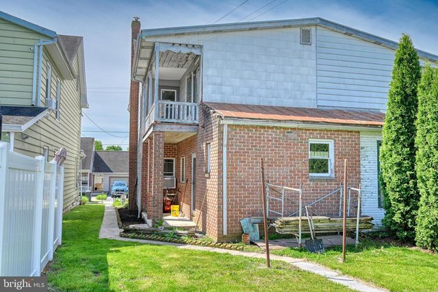 115 W CARPENTER AVE, Myerstown, PA 17067