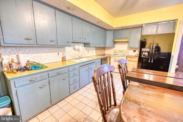 115 W CARPENTER AVE, Myerstown, PA 17067