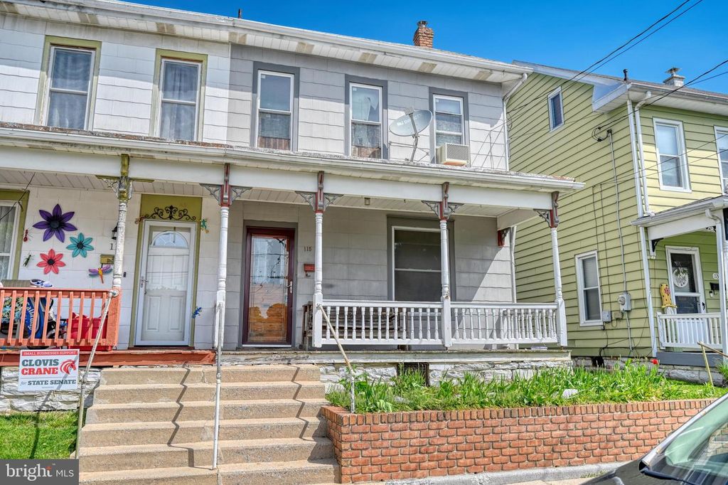 115 W CARPENTER AVE, Myerstown, PA 17067