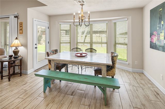 915 Dove Chase Lane, College Station, TX 77845