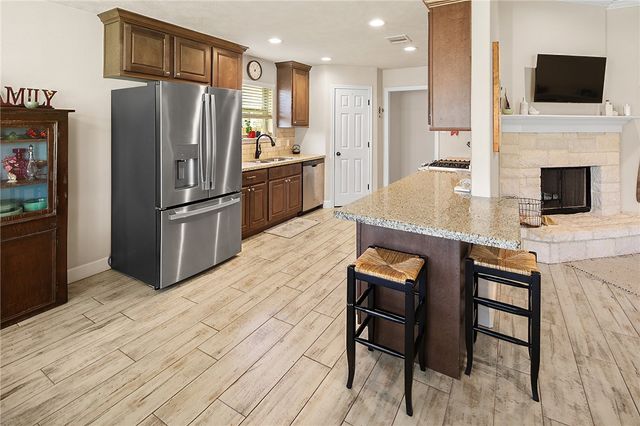 915 Dove Chase Lane, College Station, TX 77845