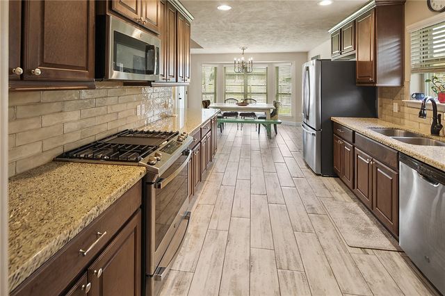 915 Dove Chase Lane, College Station, TX 77845