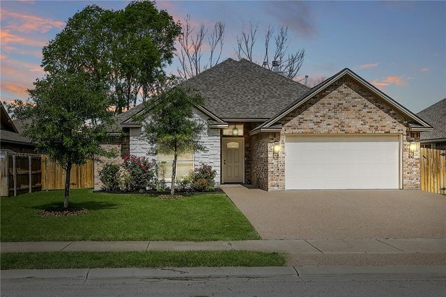 915 Dove Chase Lane, College Station, TX 77845
