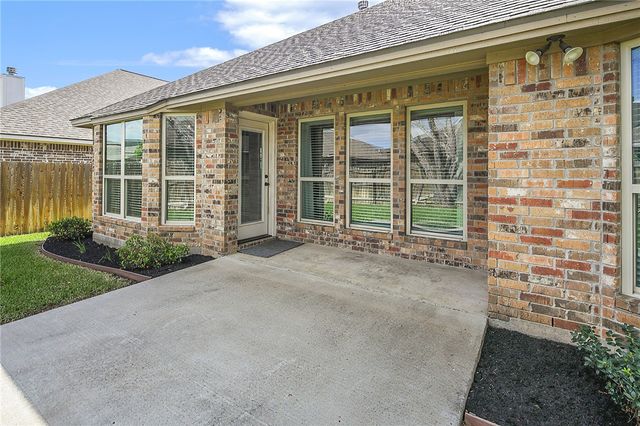 915 Dove Chase Lane, College Station, TX 77845