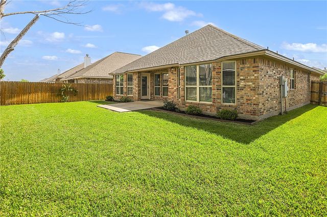 915 Dove Chase Lane, College Station, TX 77845