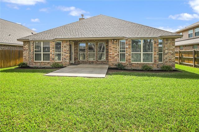 915 Dove Chase Lane, College Station, TX 77845