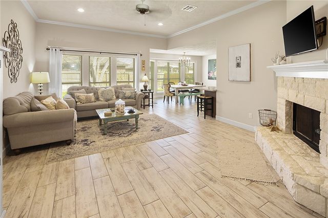 915 Dove Chase Lane, College Station, TX 77845