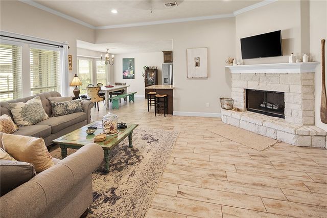 915 Dove Chase Lane, College Station, TX 77845