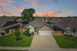 915 Dove Chase Lane, College Station, TX 77845