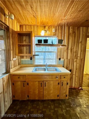 26391 Billy Creek Lane, Muse, OK 74949